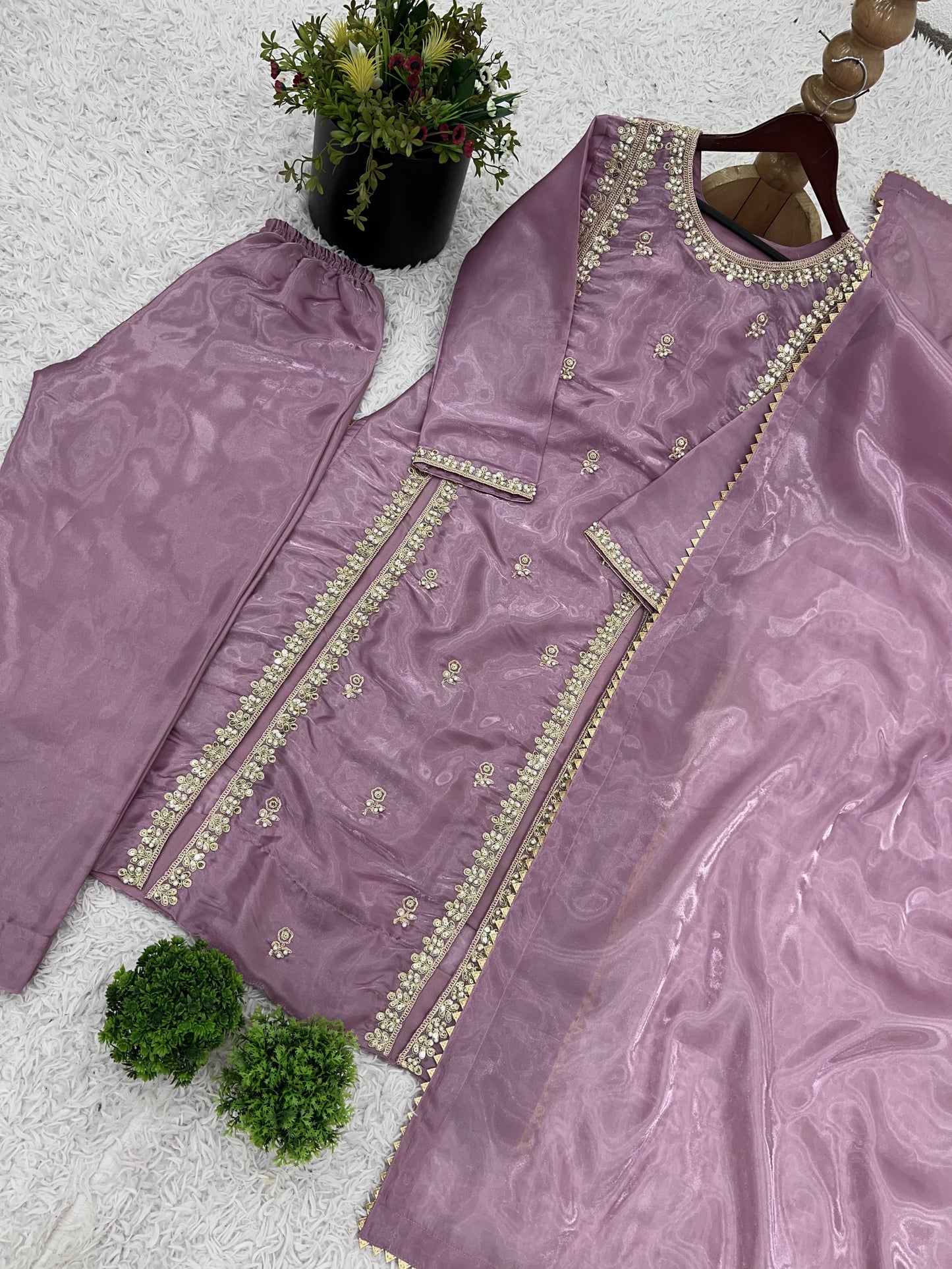 Women's Jimmy Choo Embroidery Lavendar Color Kurta Pallazo With Dupatta