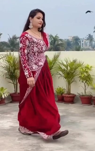 Women's Embroidery Georgette Red Color Saree With Unstitch Blouse