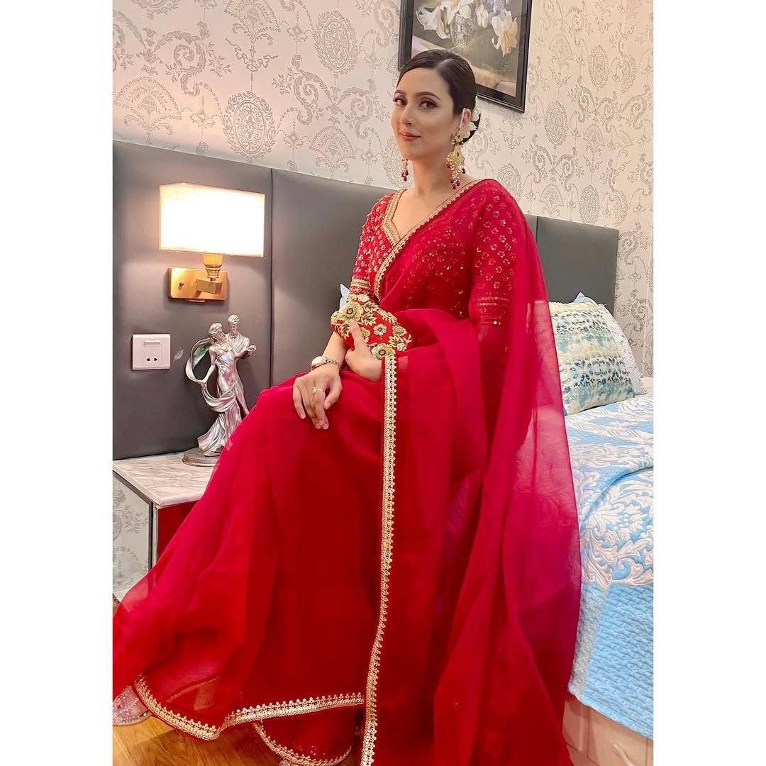 Women's Embroidery Organza Red Color Saree With Unstitch Blouse